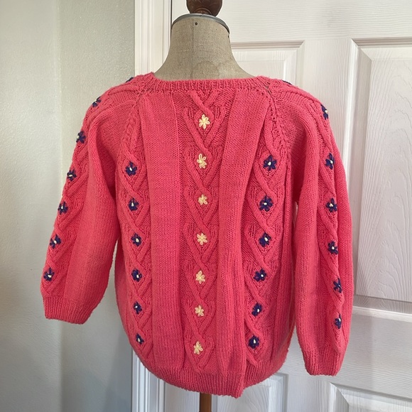 Hand knit embroidered floral cardigan sweater pink handcrafted women’s size M - Picture 5 of 16